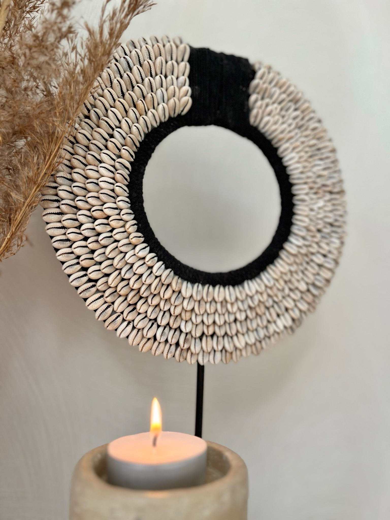 Schelpen ornament kauri zwart