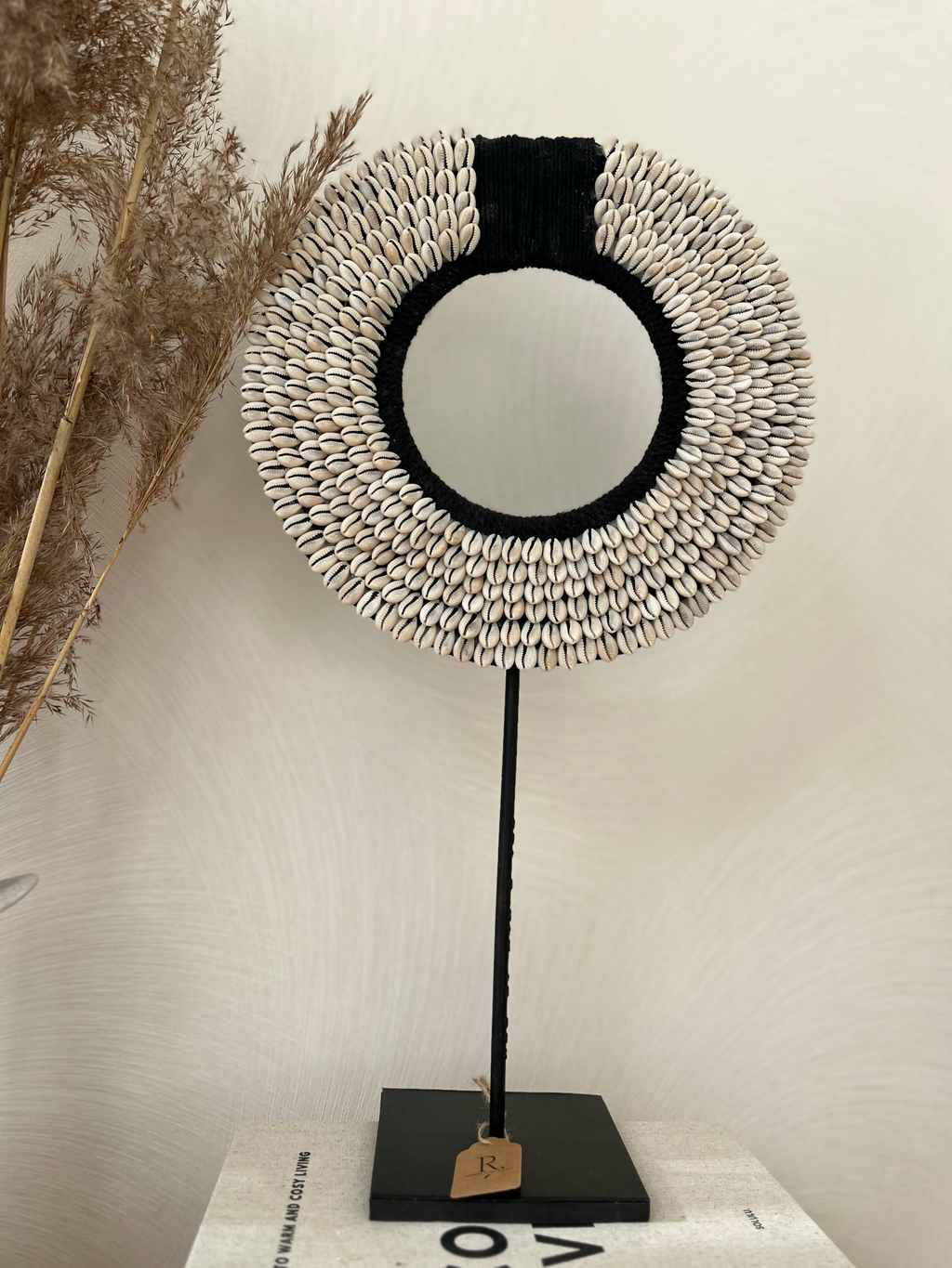 Schelpen ornament kauri zwart