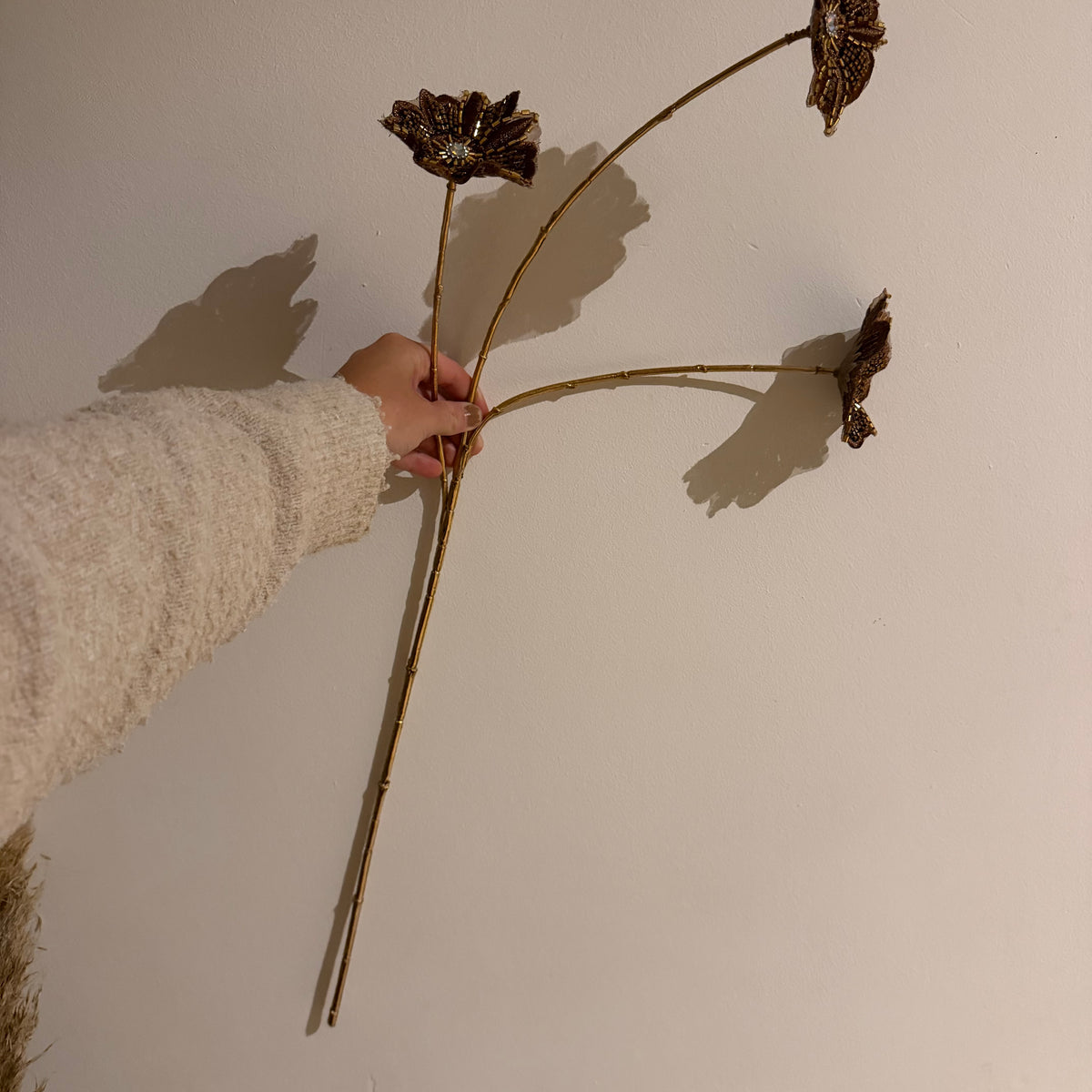 Kralen en zijden bloem tak bruin