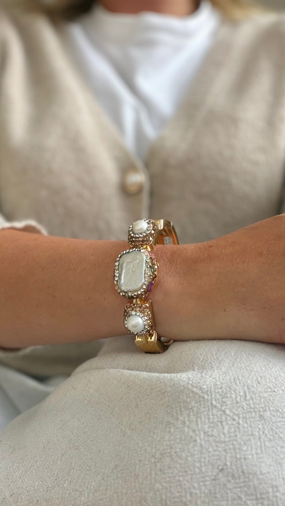 Parel loliet met edelsteen armband