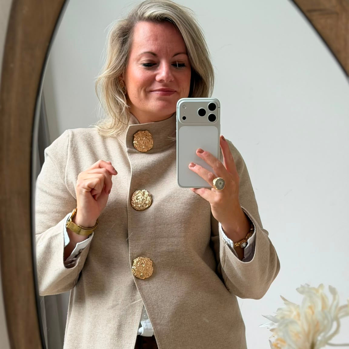 Vest Lis met gouden knopen