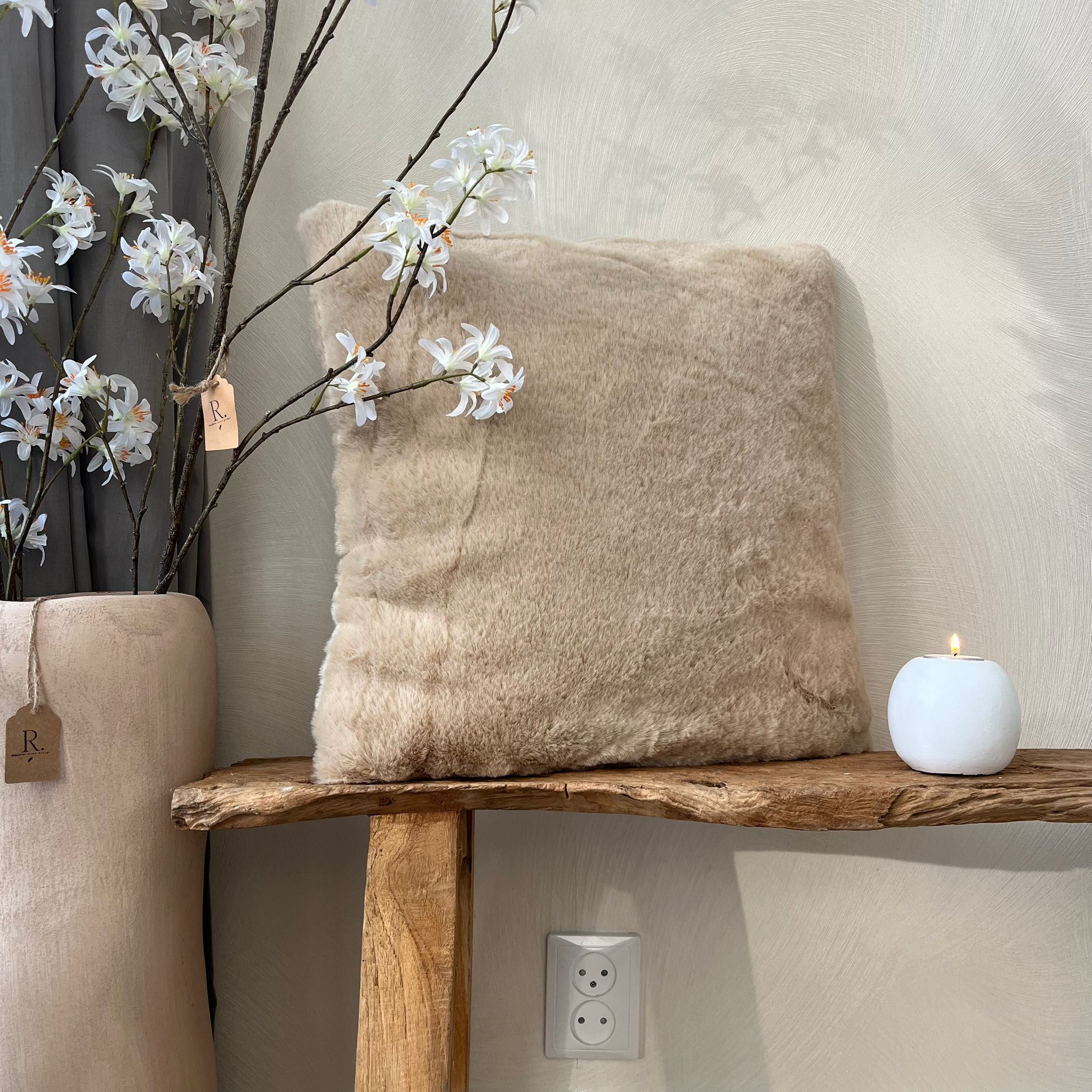 Kussen beige fluffy