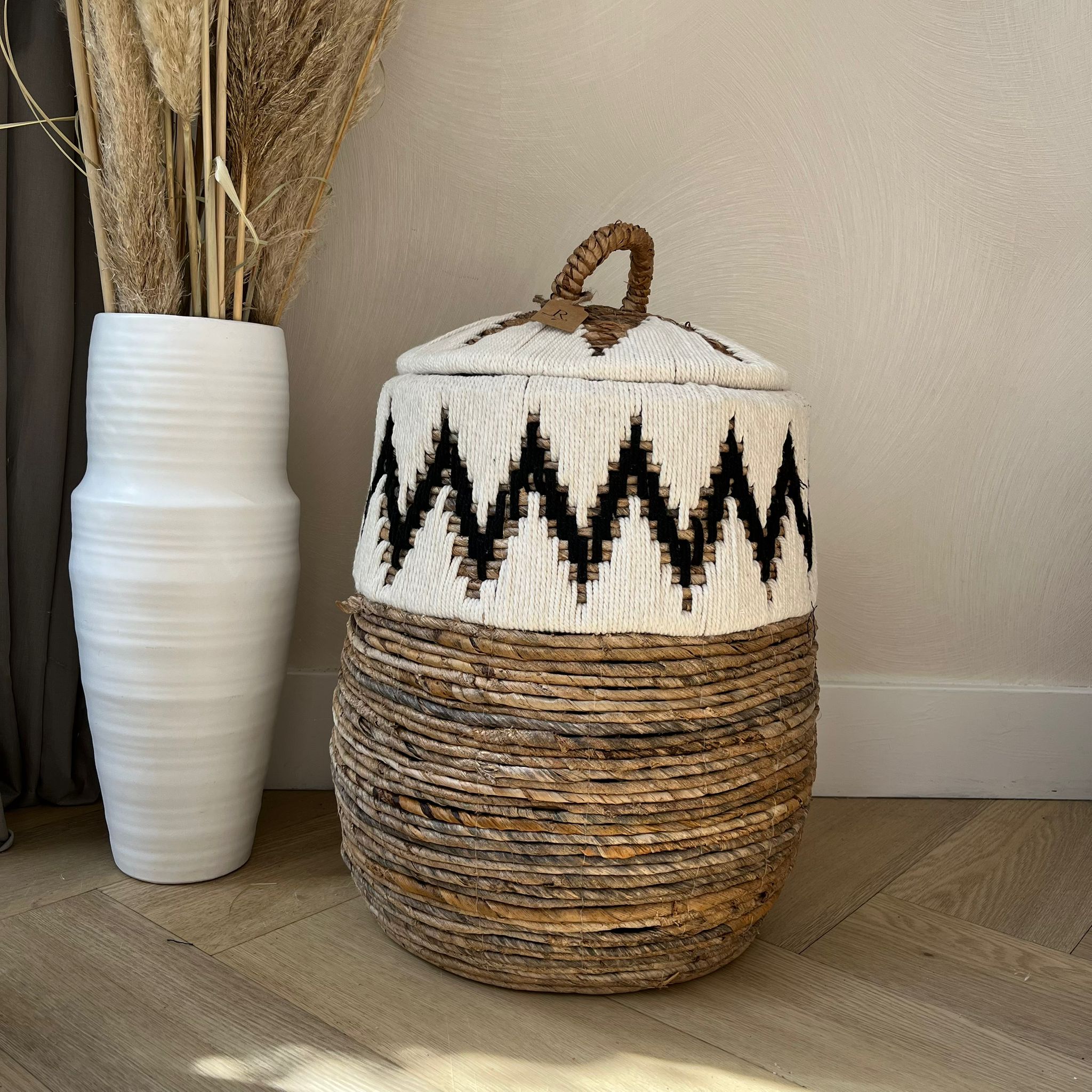 Macrame mand white