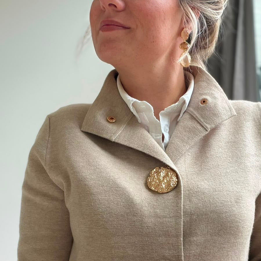Vest Lis met gouden knopen