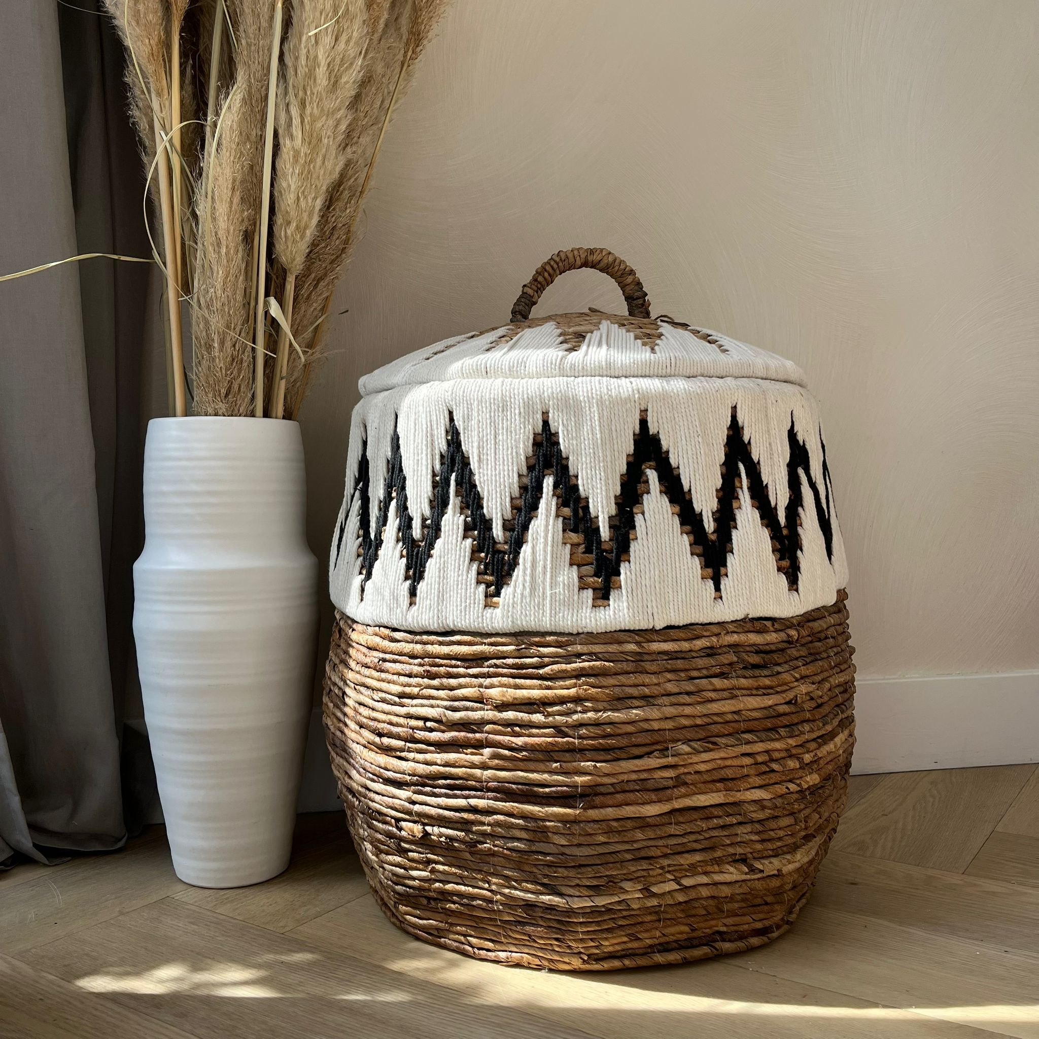 Macrame mand white
